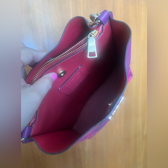 Coach Mollie Bucket Bag 22 With Jumbo Floral Print NWOT - Picture 4 of 7